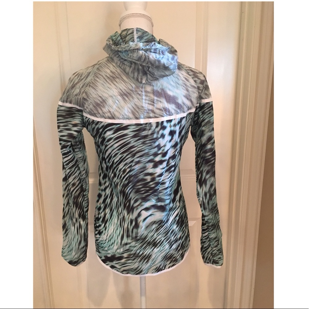 Women’s Nike Tech Hyperfuse Windrunner - image 3